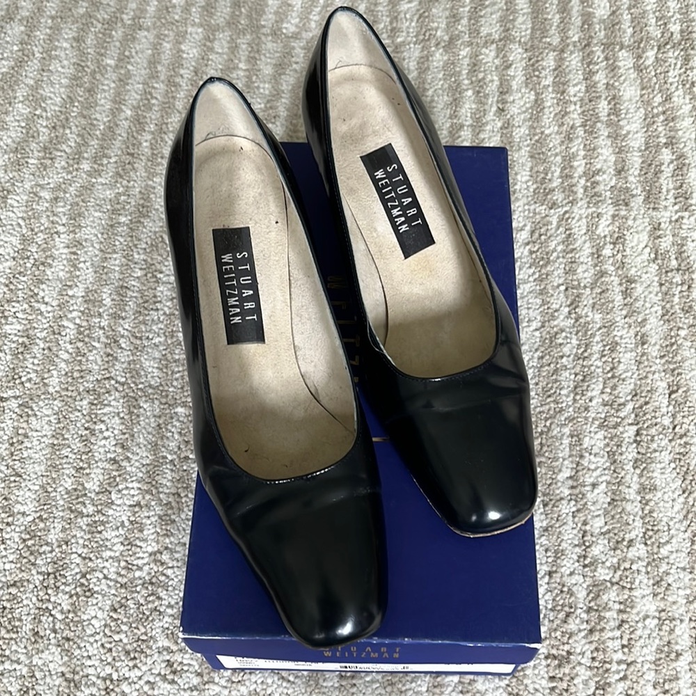 Stuart Weizmann Osmary Navy Mirror Calf Shoes. Size 9